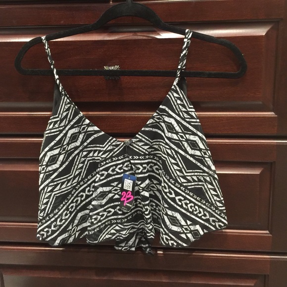 NWT Black and White Crop Top