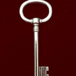 Tiffany oval key pendant