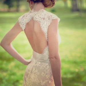 Keyhole ivory lace wedding dress