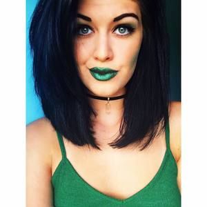 Meet your Posher, Chrissie