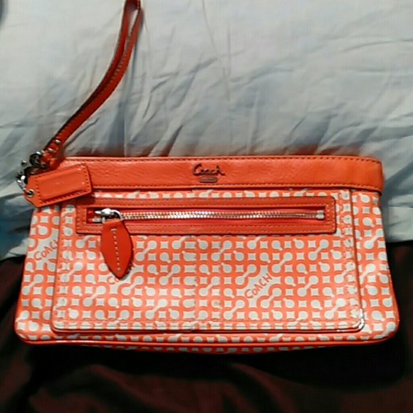 Coach clutch