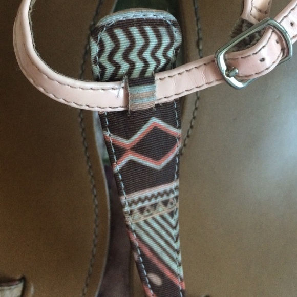 F21 Tribal Sandals! - Picture 2 of 2