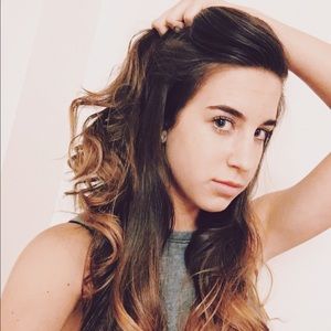 Meet your Posher, Caitlin