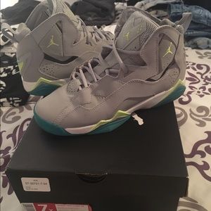 Jordan true flight GG