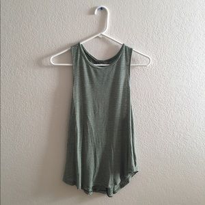 AE Twist-Back Tank Size S