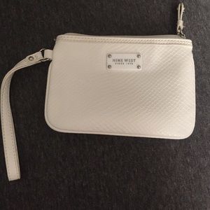 Nine West white wristlet