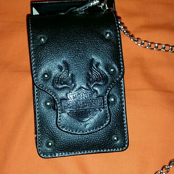 Harley Davidson case with attached silver chain