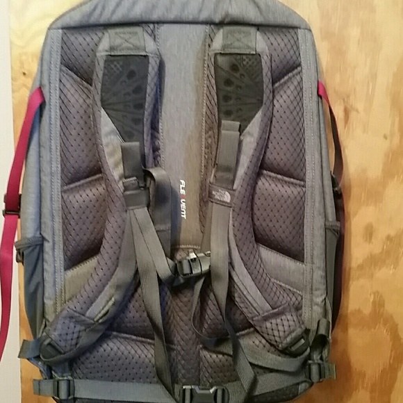 NWT The North Face Recon Backpack grey - Picture 4 of 4