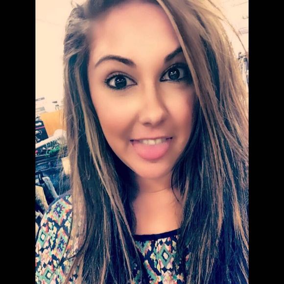 Meet your Posher, Tiffany - Picture 1 of 1