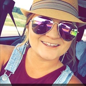 Meet your Posher, Jessica