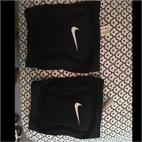NIKE knee pads. I used for volleyball