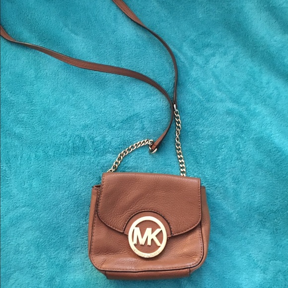 Michael Kors cross body purse. - Picture 1 of 3