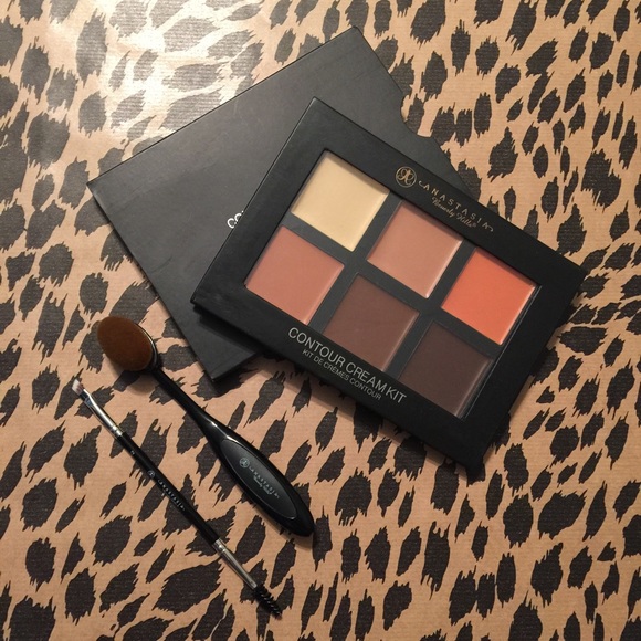 Anastasia Contour Kit + Brushes