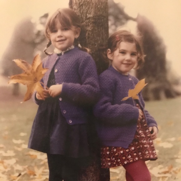 Meet your Poshers, Shanthi and Omi! ๐โฏ๏ธ๐๐๐ค๐ - Picture 5 of 5