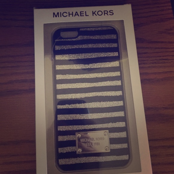 A Michael Kors cell phone cover for an apple 6plus