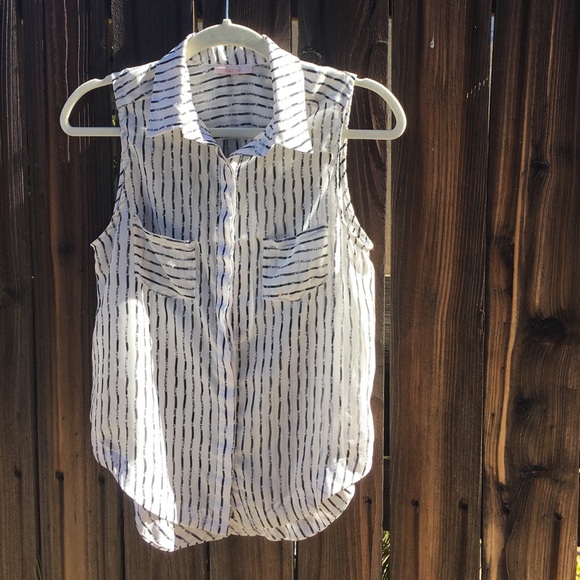 Sleeveless Button Up Top