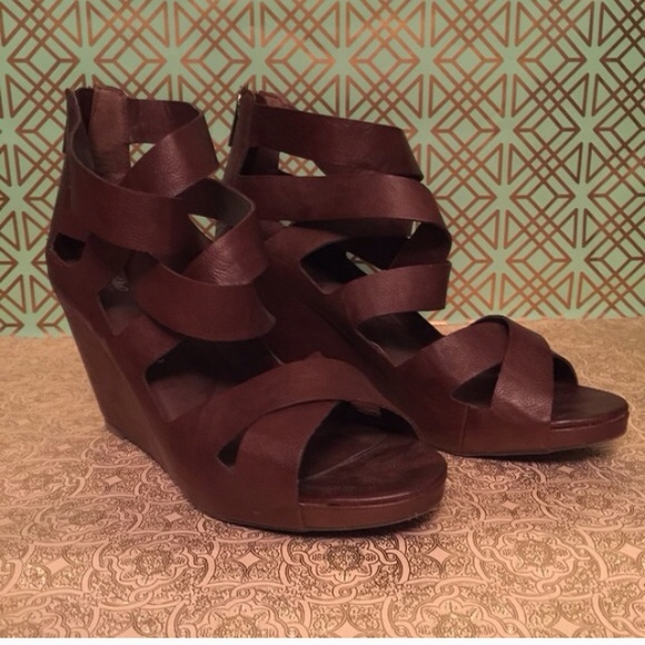 🚫SOLD🚫Mossino Brown wedges