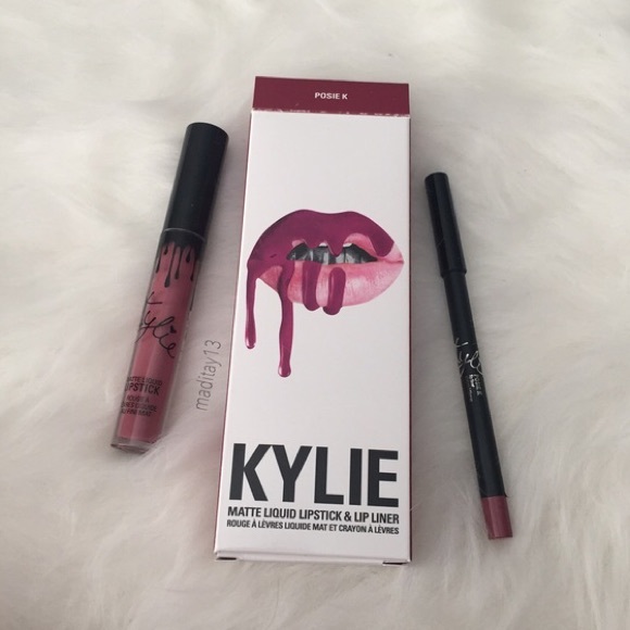Kylie Lip Kit in Poise K