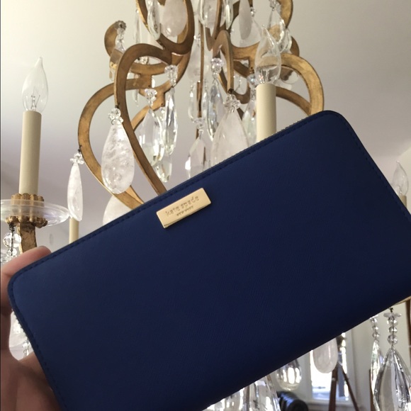 KATE SPADE BLUE WALLET - Picture 1 of 4
