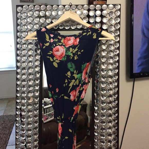 Sleeveless Maxi👗 - Picture 2 of 2