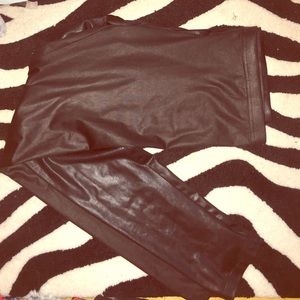 Faux leather leggings 😍