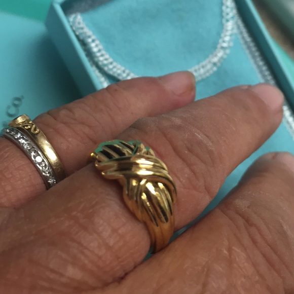 ❣️SOLD!❣️Retired Tiffany & Co 18K "X" Knot Ring - Picture 3 of 4