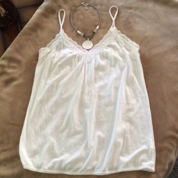 Old Navy white med tank top