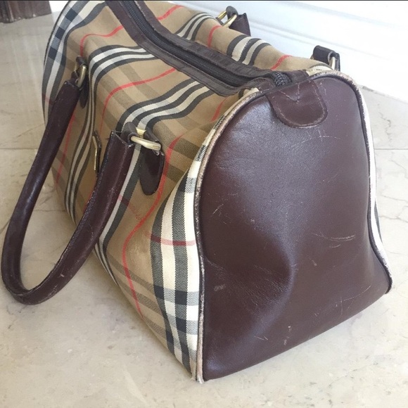 ❌SOLD❌ Burberry Zip Tote - Picture 2 of 4