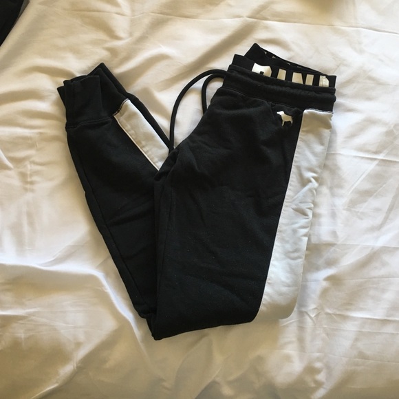 SOLD on Merc ! Vs pink gym pants sz xs