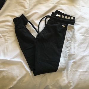 SOLD on Merc ! Vs pink gym pants sz xs