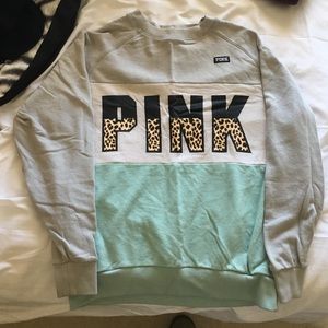 Vs pink colorblock crew