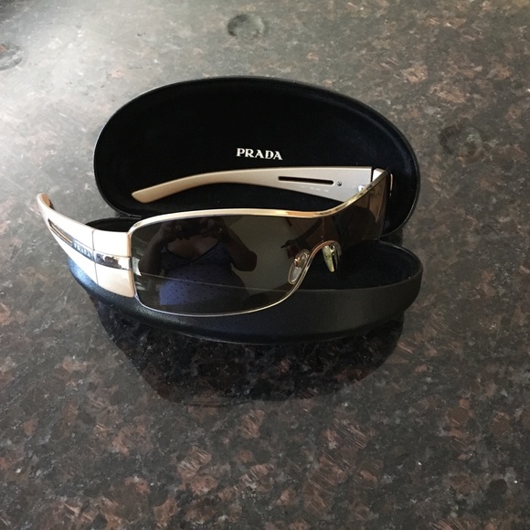Prada sun glasses
