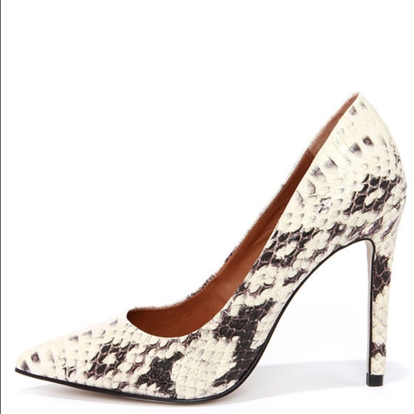 Steve Madden snakeskin pumps