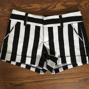 Alice and Olivia black and white shorts