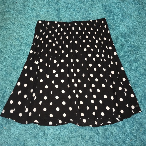polka dot VS skirt.