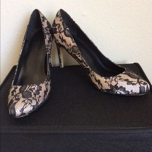 💝 SALE 💝 Ann Taylor lace pumps high heels - 7.5!