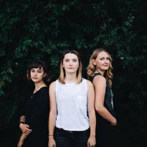 Meet your Posher, Elyssa