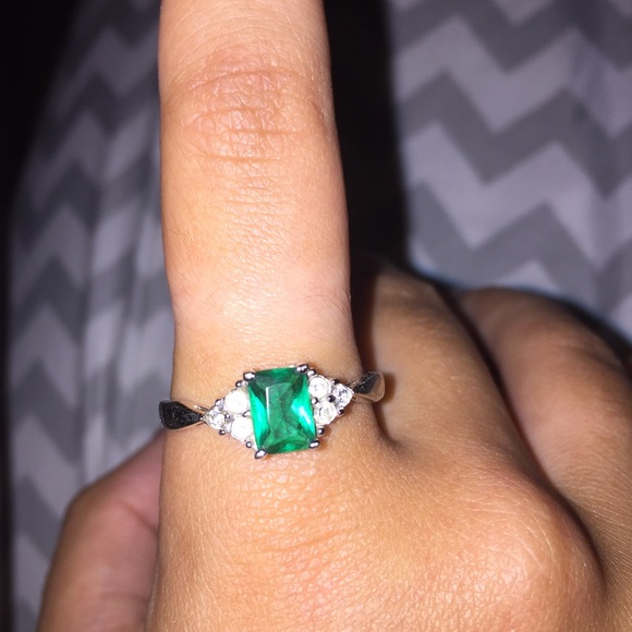 Ring - Picture 1 of 2