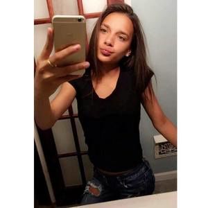 Meet your Posher, Olivia