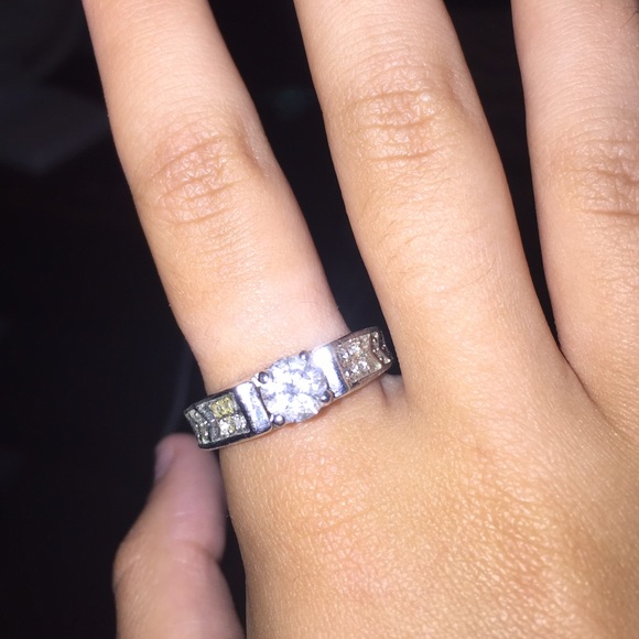 Ring - Picture 1 of 3