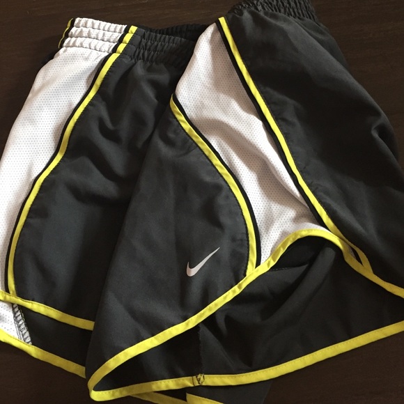 Nike Running Shorts - Picture 2 of 2