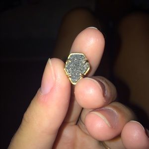 Removable Kendra Scott necklace pendant