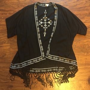 Short sleeve black and white cardigan