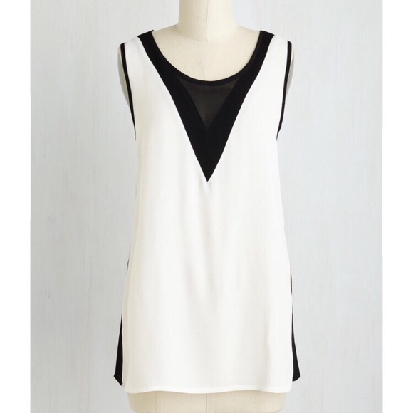 MINKPINK Tops - Minkpink Trick of the Tri Top ModCloth Sz L EUC!