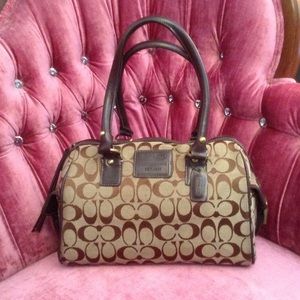 COACH HANDBAG