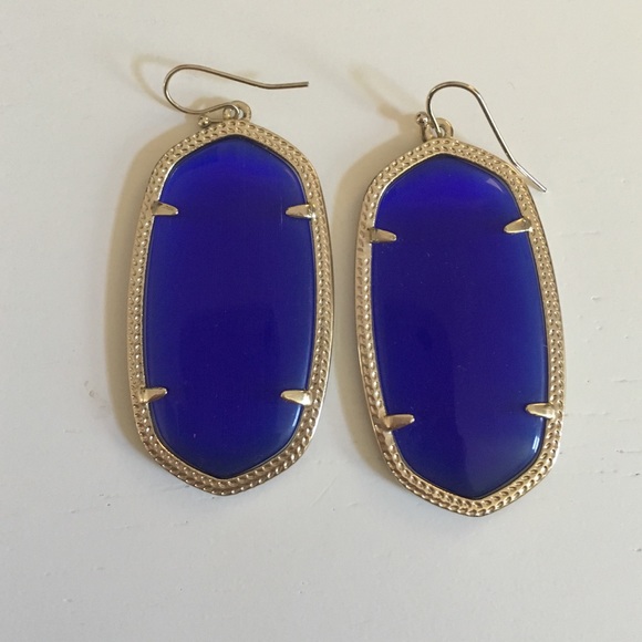 Kendra Scott earring