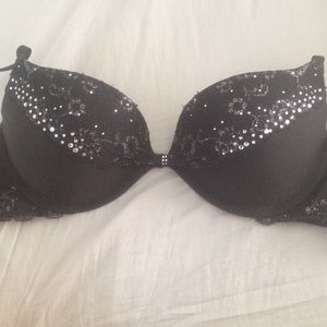 32d Victoria secret bra