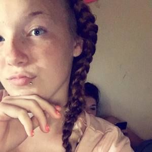 Meet your Posher, Danyelle