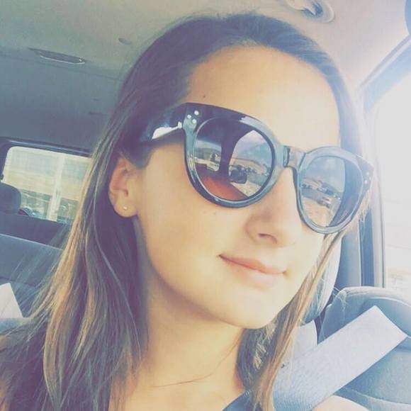 Meet your Posher, Whitney