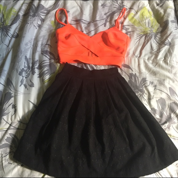 Festival  Vibes🌻Bebe crop top